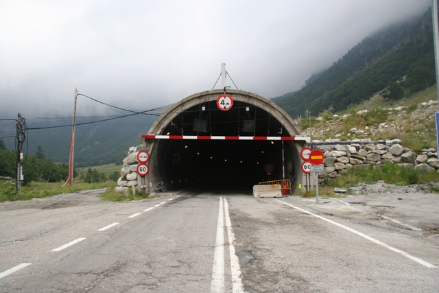 L'antic túnel de Vielha va patir un esfondrament parcial que va generar unampli debat