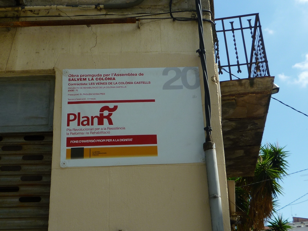 Cartell de la plataforma Salvem la Colònia al·lusiu al Pla E Foto: MoisèsJordi